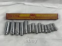 Mac 3/8 Drive Deep 12 Point Socket Set Metric 6-19mm Pre Owned With Metal Case